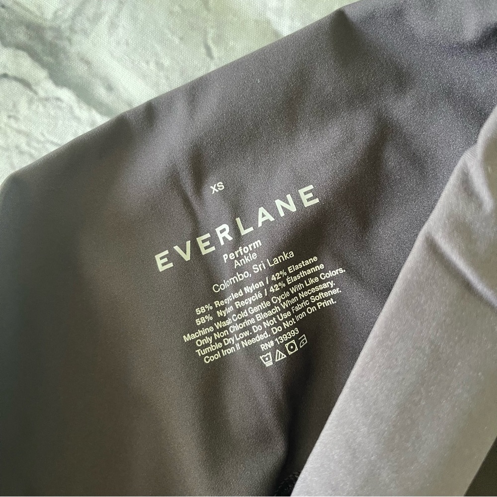 Everlane Perform ankle black athletic leggings size extra small - Picture 4 of 4